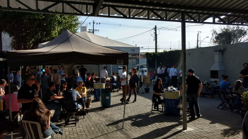 O espaço da Swamp é bem grande e vários grupos podem fazer churrasco ao mesmo tempo