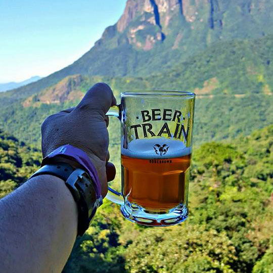 O Beer Train traz degustação de cervejas artesanais da Bodebrown. Crédito foto: Serra Verde Express.