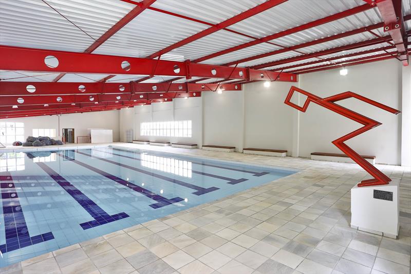 A piscina agora é coberta e aquecida. Crédito foto: Daniel Castellano.
