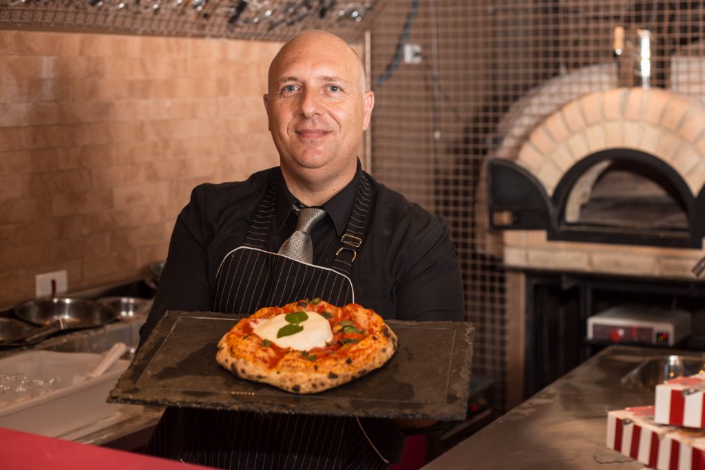 O Cehf da Amore, Amedeo Scavello, também é super italiano.