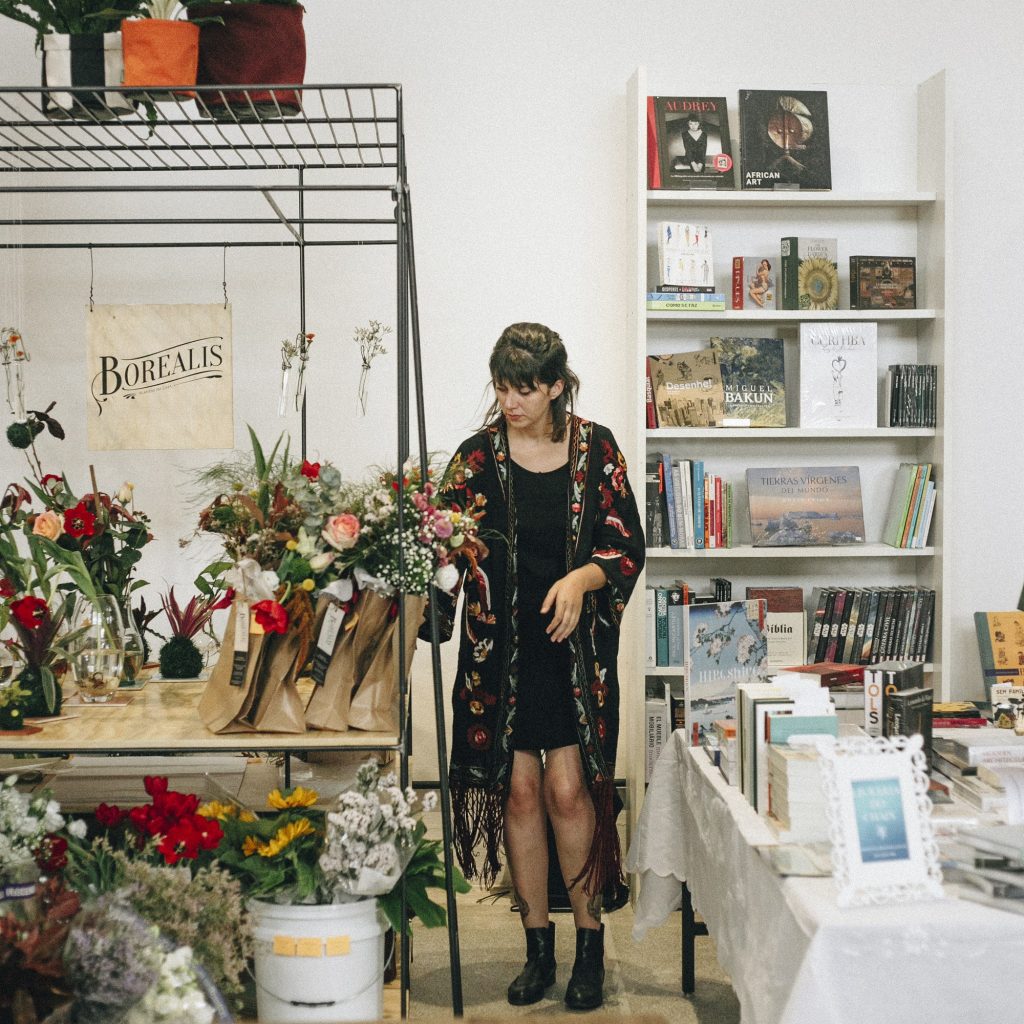 Atualmente entre as lojas nômades estão a Borealis e a livraria Chain.