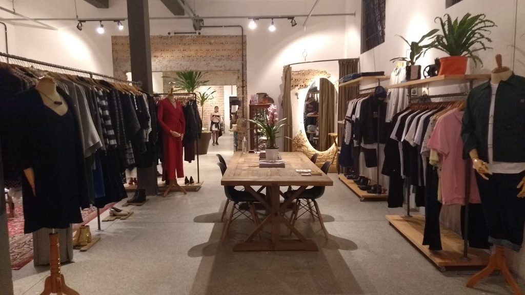 Slow fashion, moda autoral e consumo consciente.