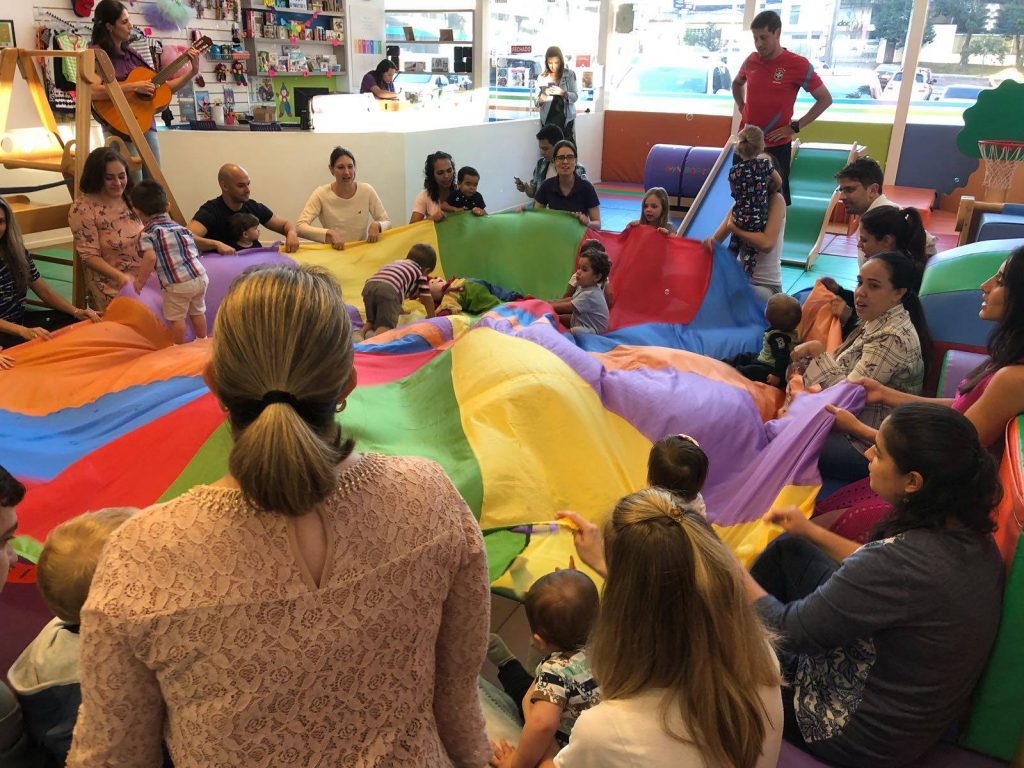 Um espaço pra se desenvolver brincando. Foto: Facebook Gymboree