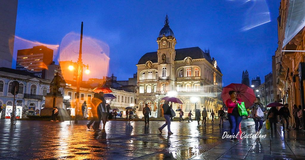 De dia ou de noite, o lugar é inspiração para a fotografia. Foto Di Castellano