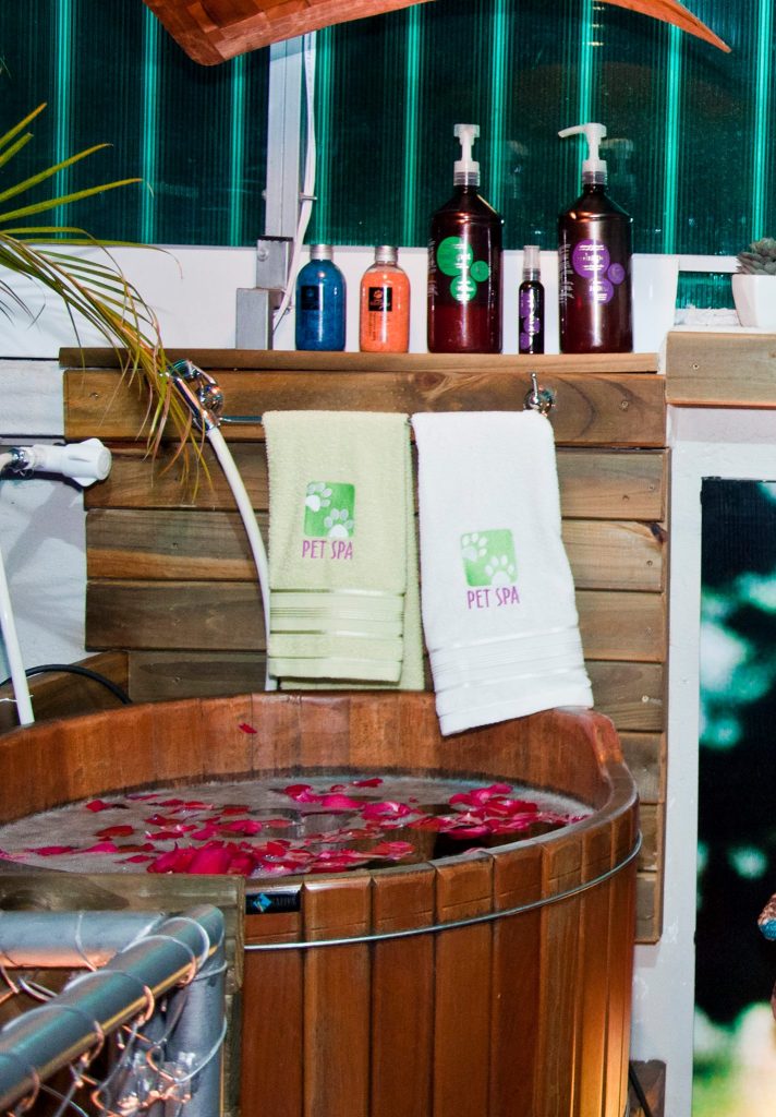 Rosas e Sais de Banho. Puro Luxo! Foto: Facebook do Pet Spa.