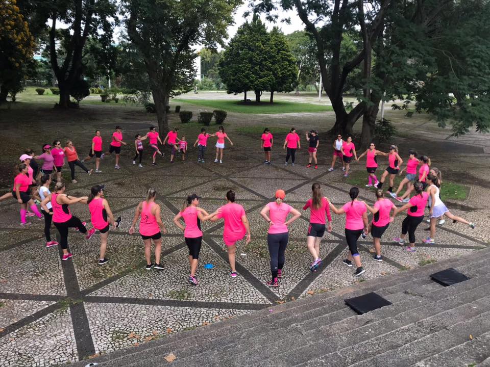 Hoje a assessoria conta com mais de 100 mulheres em seus grupos. Foto: Facebook Running Moms