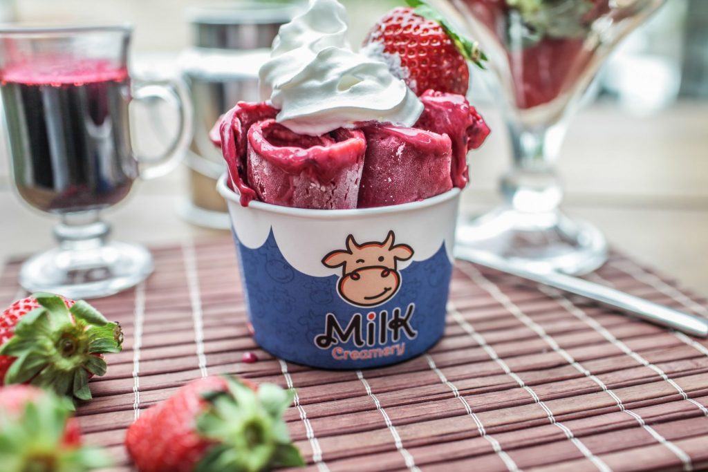 Sorvete ao estilo tailandês para sobremesa.