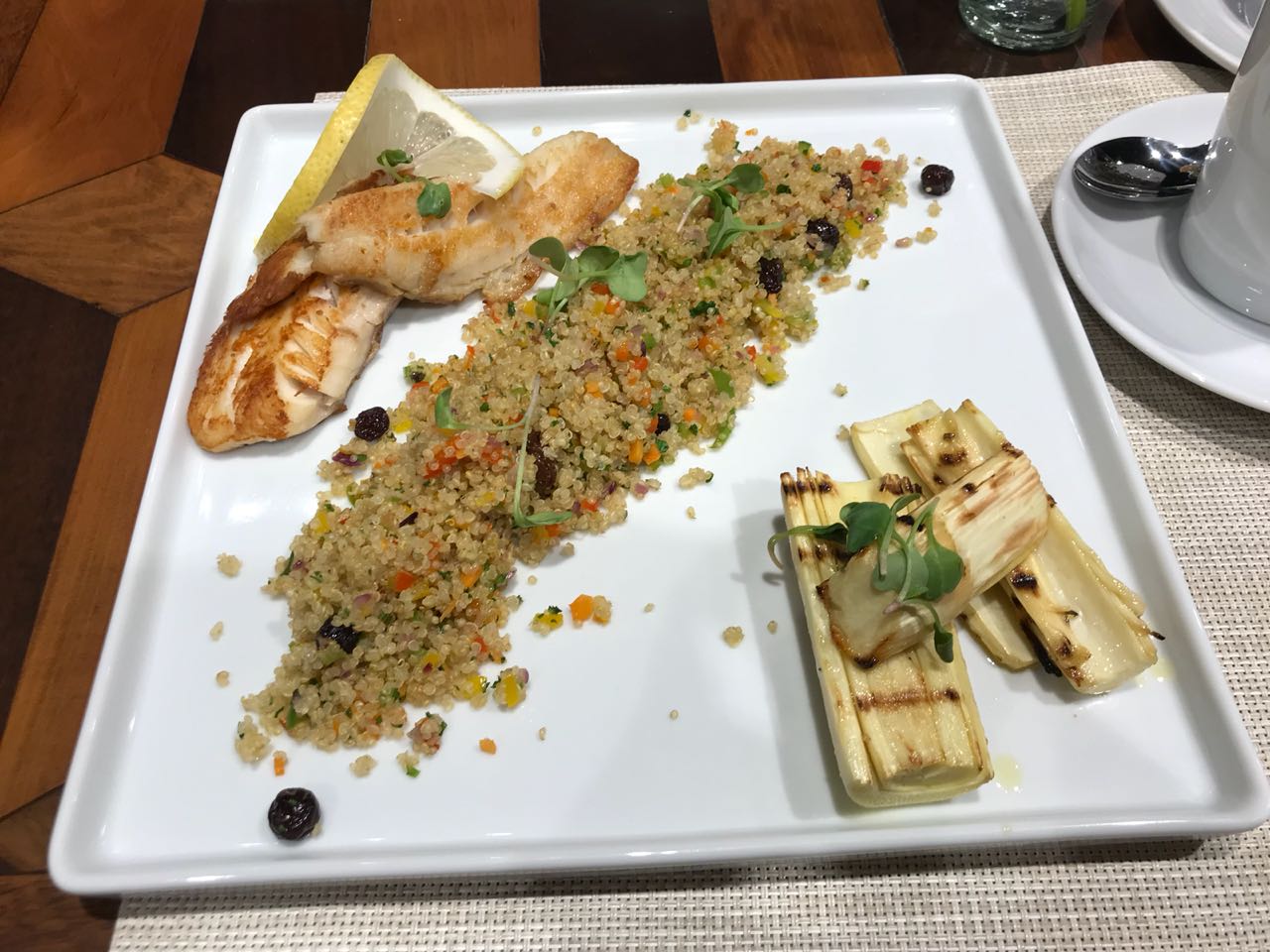 Tilapia com palmito pupunha .