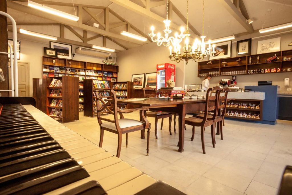 Muita cultura e comida boa! Foto: Facebook Café e Livraria Solar do Rosário