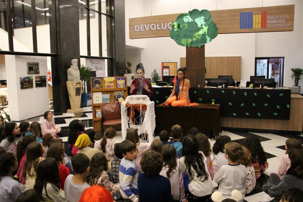 Madrugada divertida na Biblioteca. Foto: Facebook BPP
